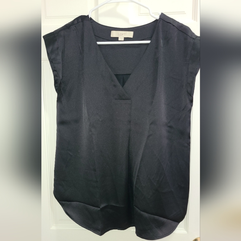 LOFT Black V-Neck Cap Sleeve Blouse